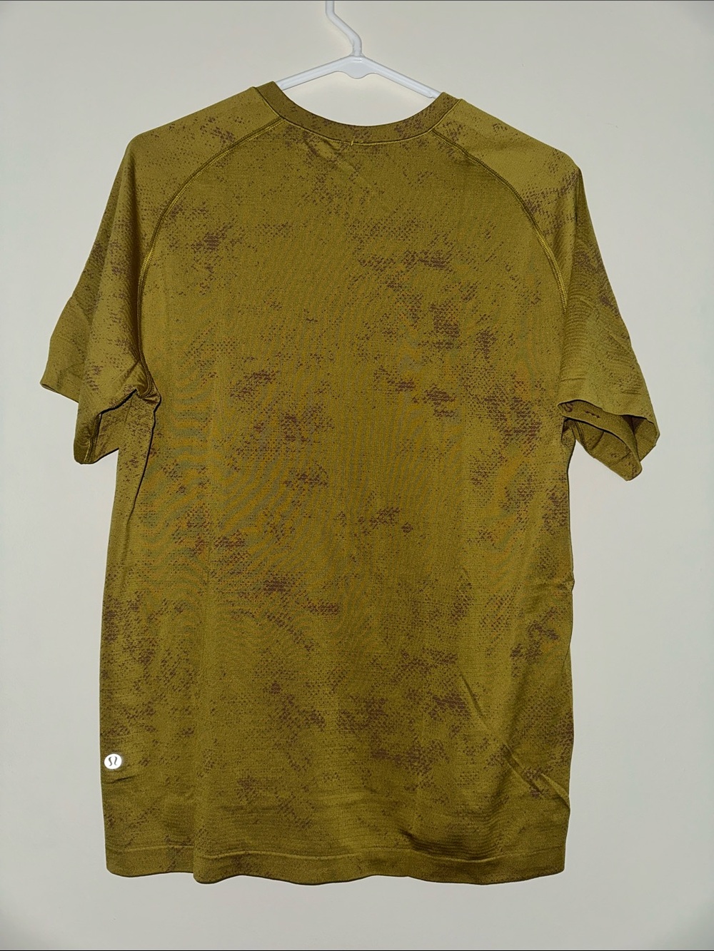 Lululemon Men’s T-shirt - Picture 2 of 3